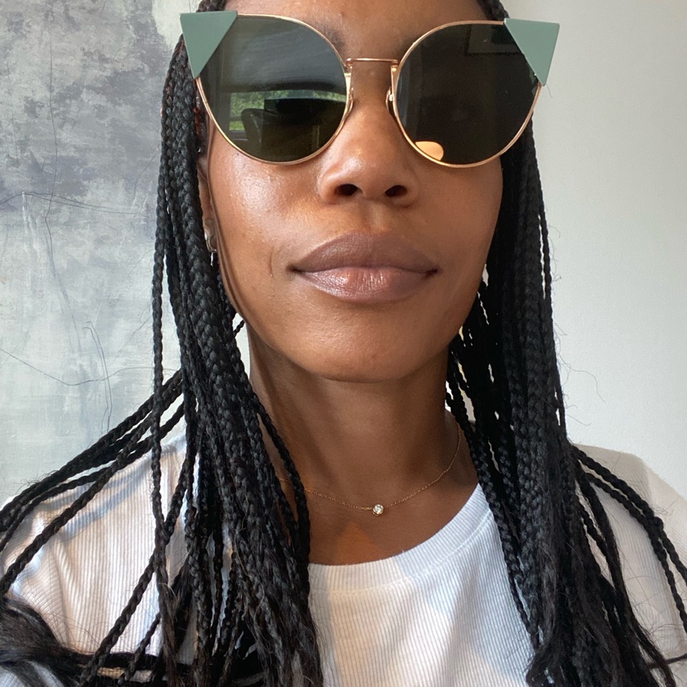 Fendi Sunglasses Gold Copper Green are a gorgeous cat eye frame. PRICE IS FINAL.